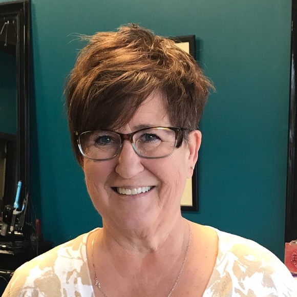 Meet your Posher, Marilyn - Picture 2 of 5